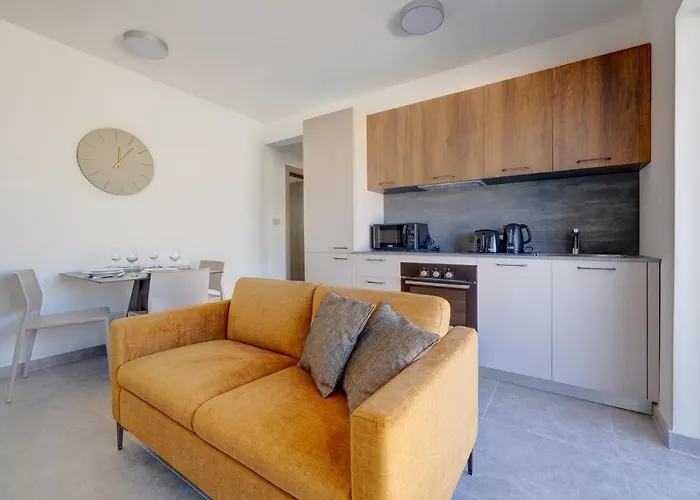 Valley's Edge * San Ġwann